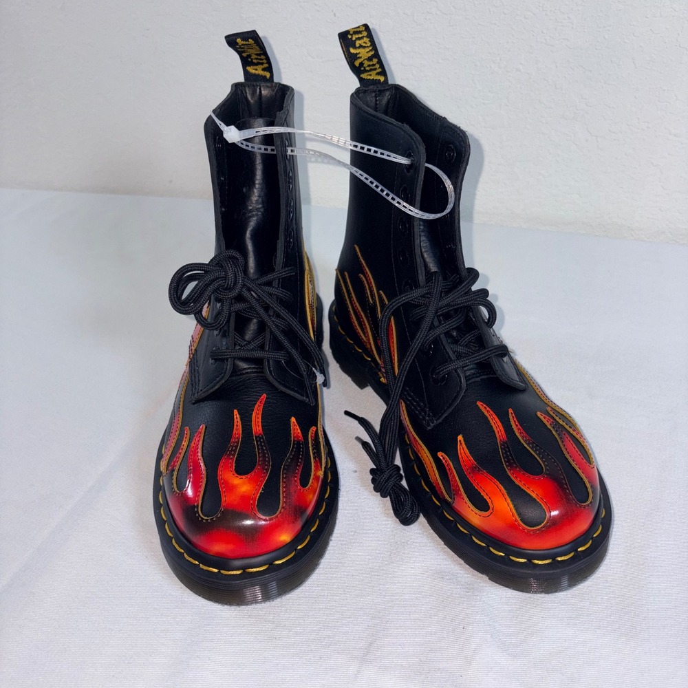 Dr. Martens 1460 Pascal Boot 6 Black Excellent Flame Print Leather Combat Edgy